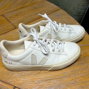 Veja Campo sneaker, Women's Size 8 US, 39 EUR